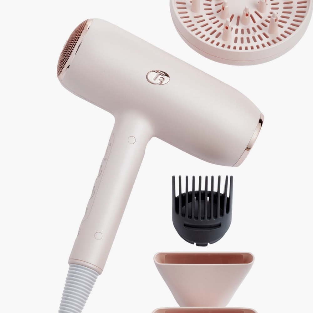 T3 FeatherWeight StyleMax Dryer- Satin Blush color New in original packaging.